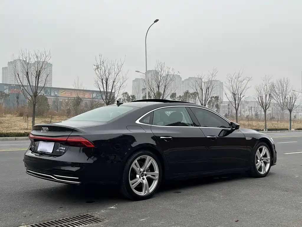 AUDI A7L