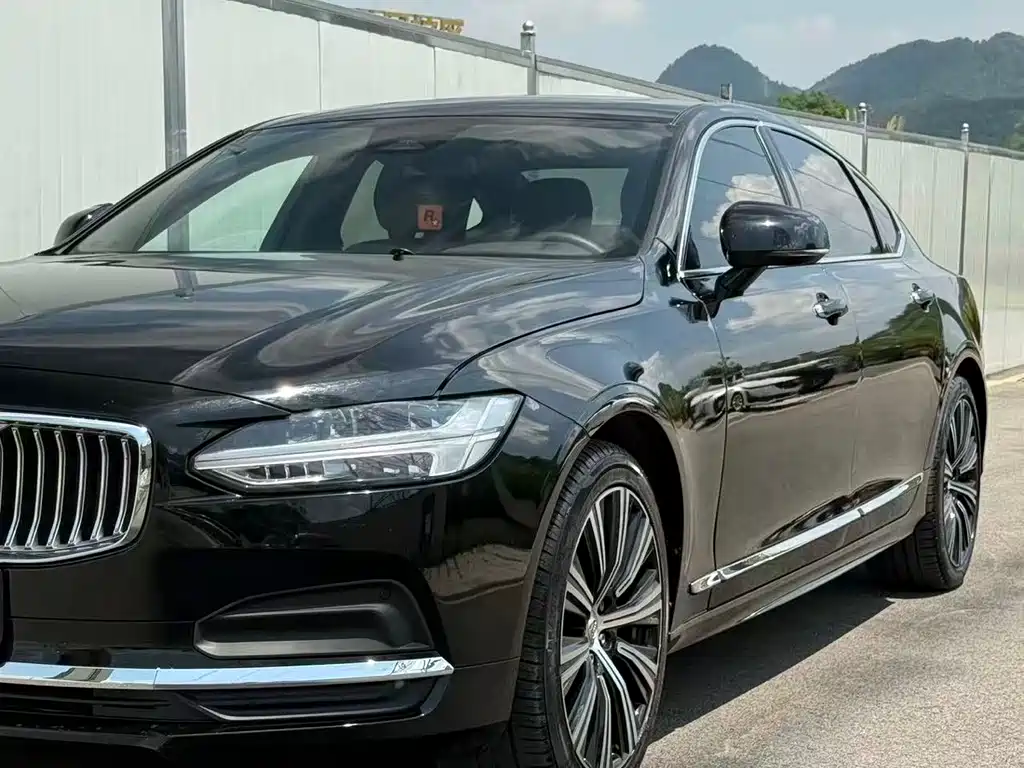 Volvo S90 2023 B5 Luxury