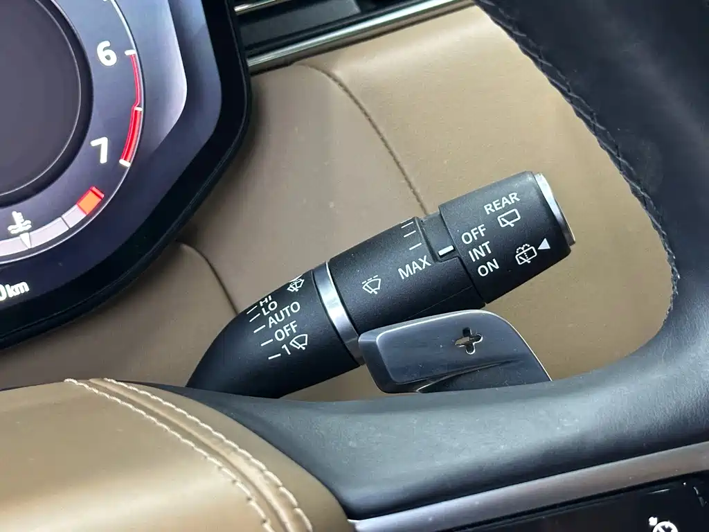 Land Rover Range Rover — миниатюра 17