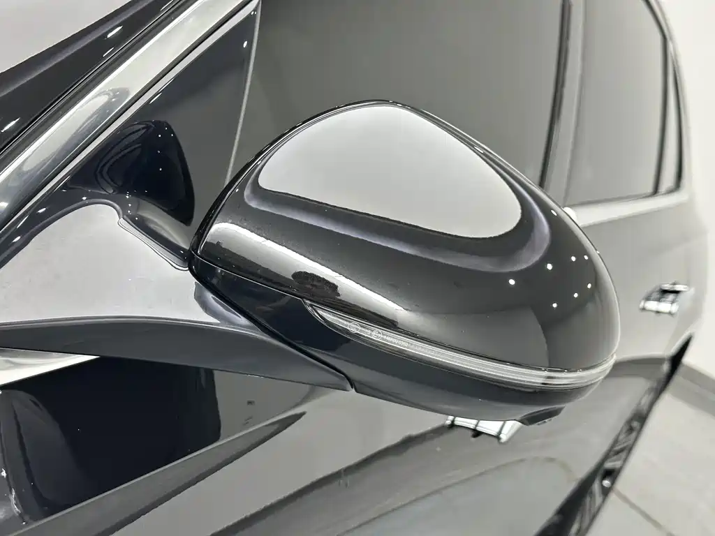 Mercedes-Benz E-Class — миниатюра 23