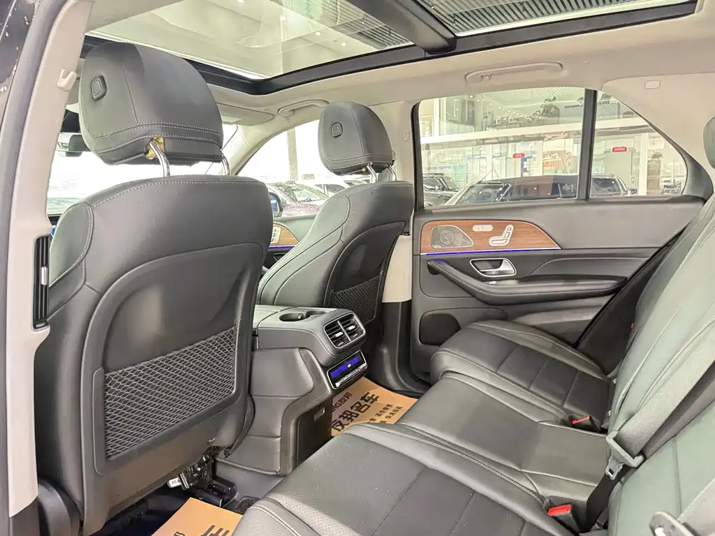 Mercedes-Benz GLE (Import) — миниатюра 6
