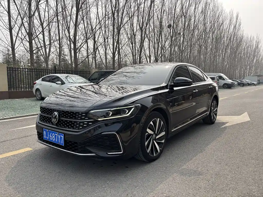 Volkswagen Passat 2022