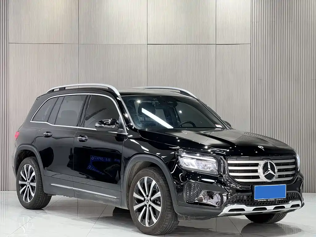 MERCEDES-BENZ GLB
