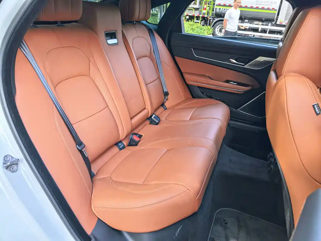 Jaguar XFL — миниатюра 14