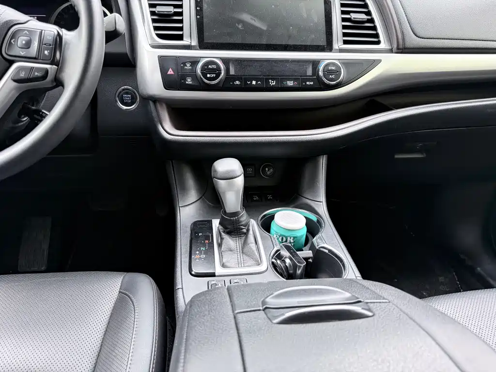 Toyota Highlander — миниатюра 16