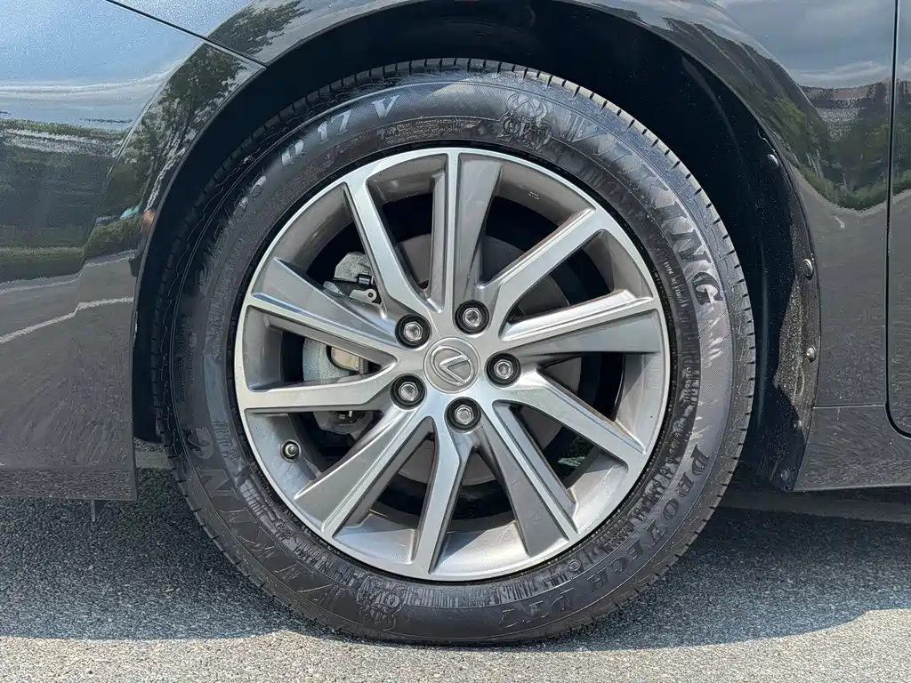 Lexus ES — миниатюра 15