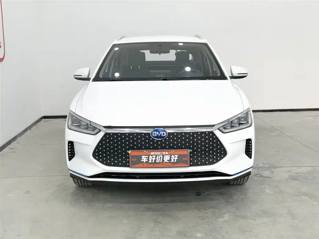 BYD E2