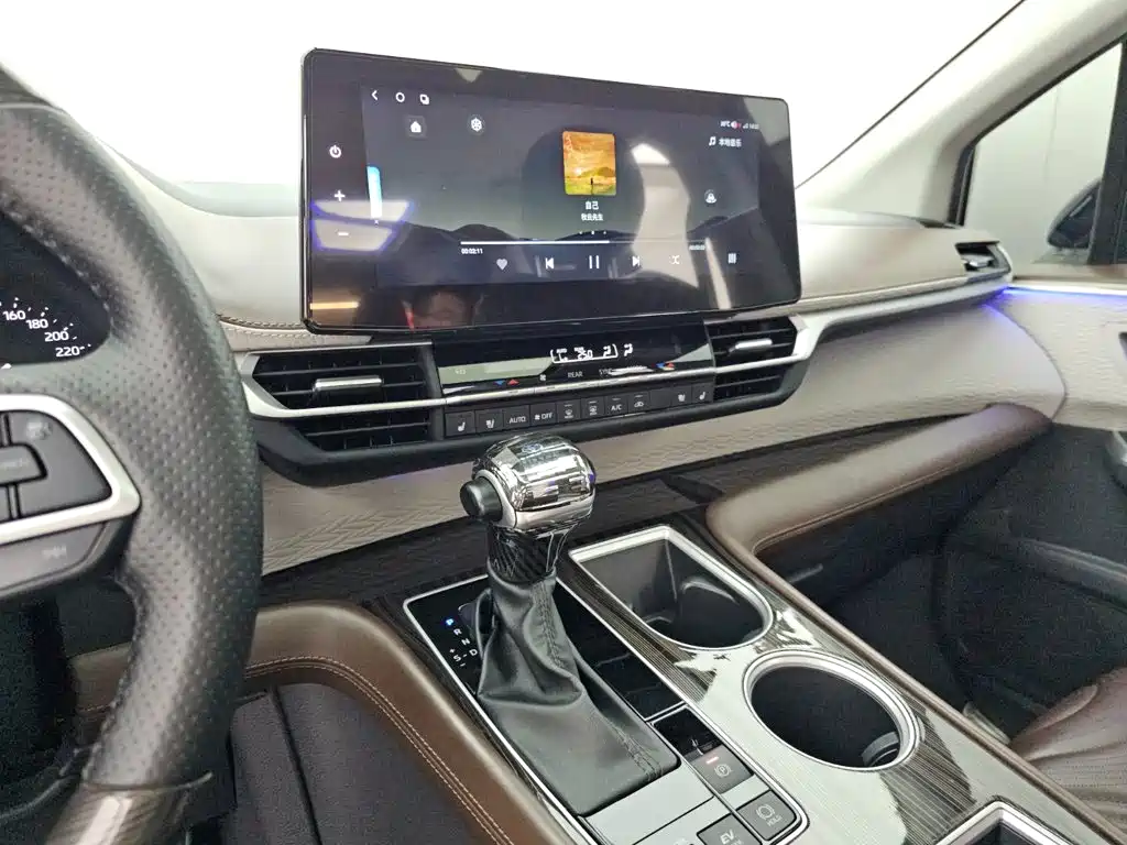 Toyota Sienna — миниатюра 12