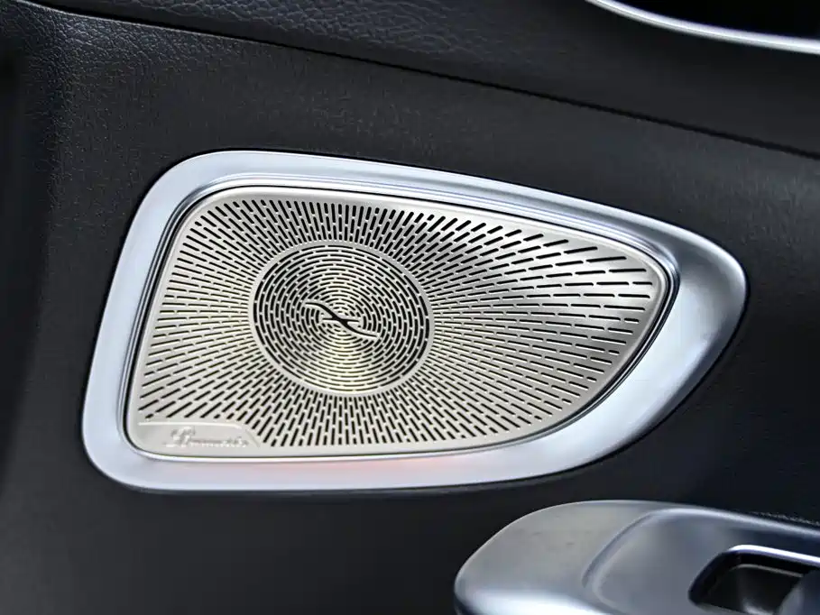 Mercedes-Benz C-Class — миниатюра 31