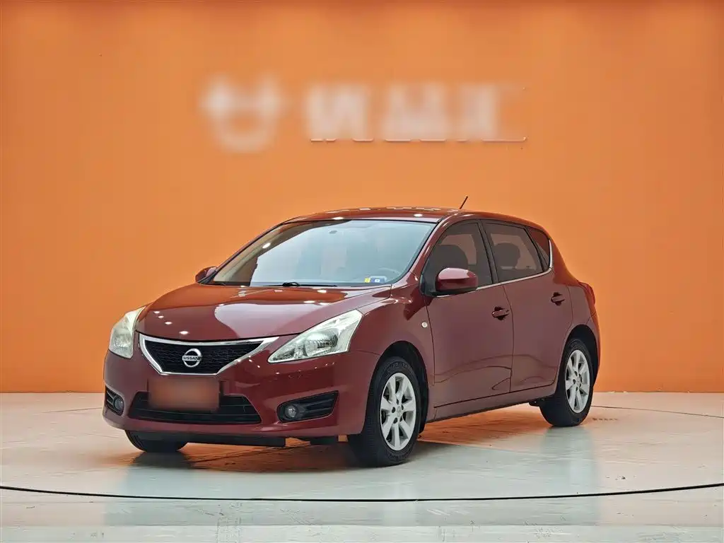 Nissan Tiida 2015