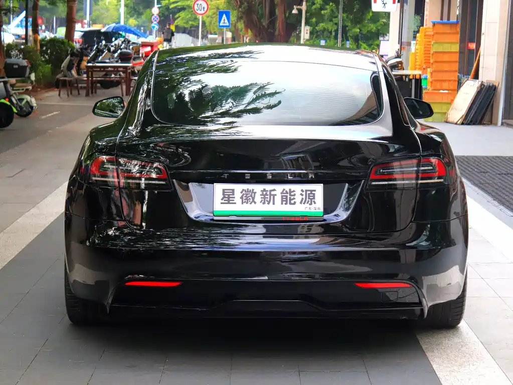 Tesla Model S — миниатюра 20