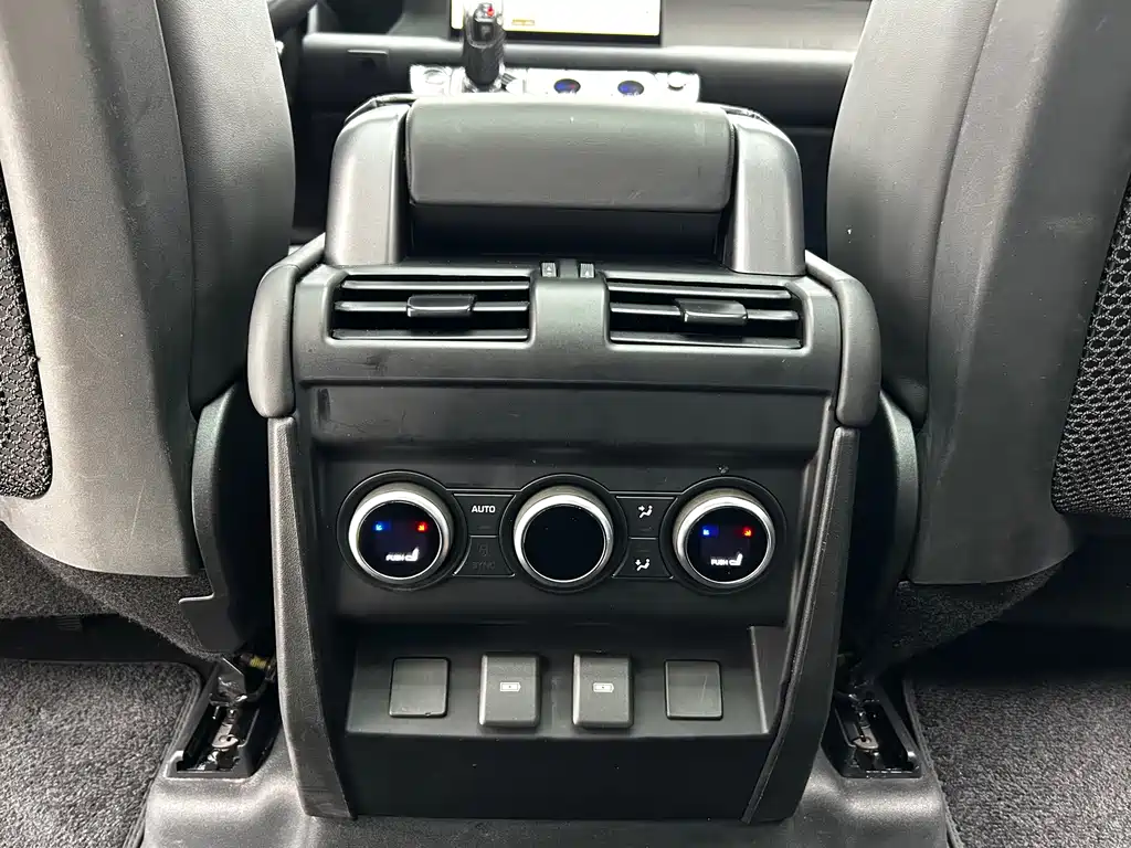 Land Rover Defender — миниатюра 20
