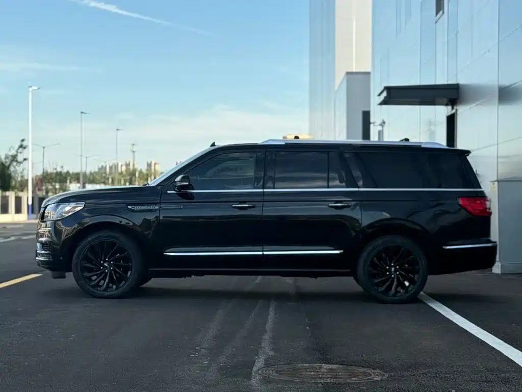 Lincoln Navigator — миниатюра 5