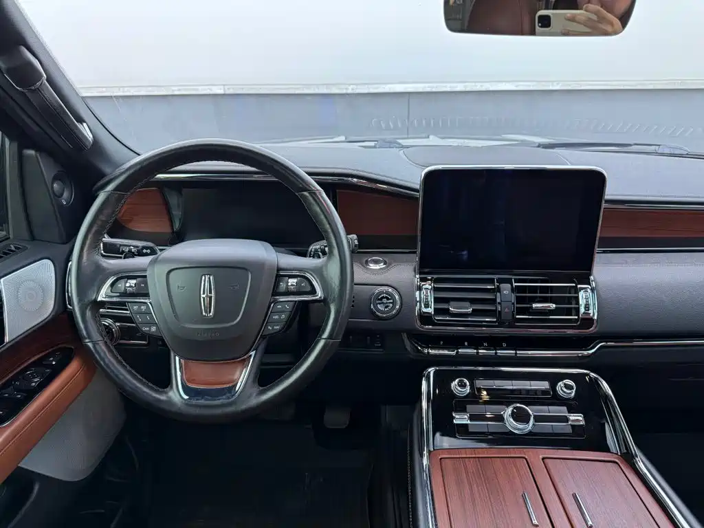 Lincoln Navigator — миниатюра 31