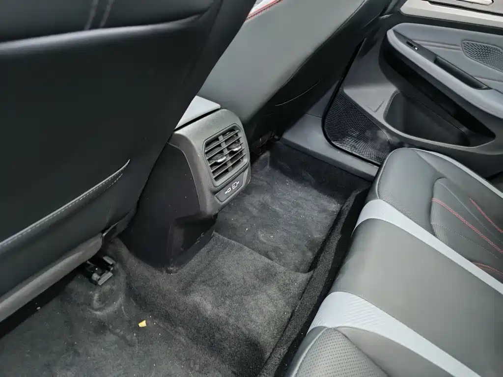 Volkswagen Lamando — миниатюра 10