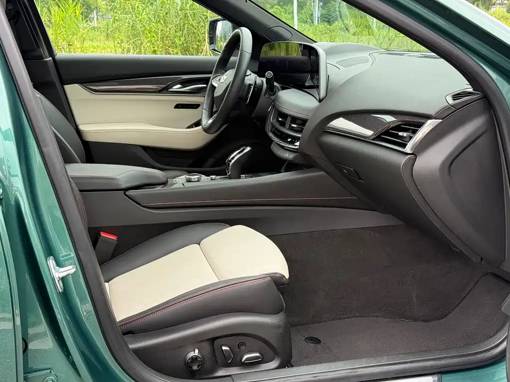 Cadillac CT5 — миниатюра 10