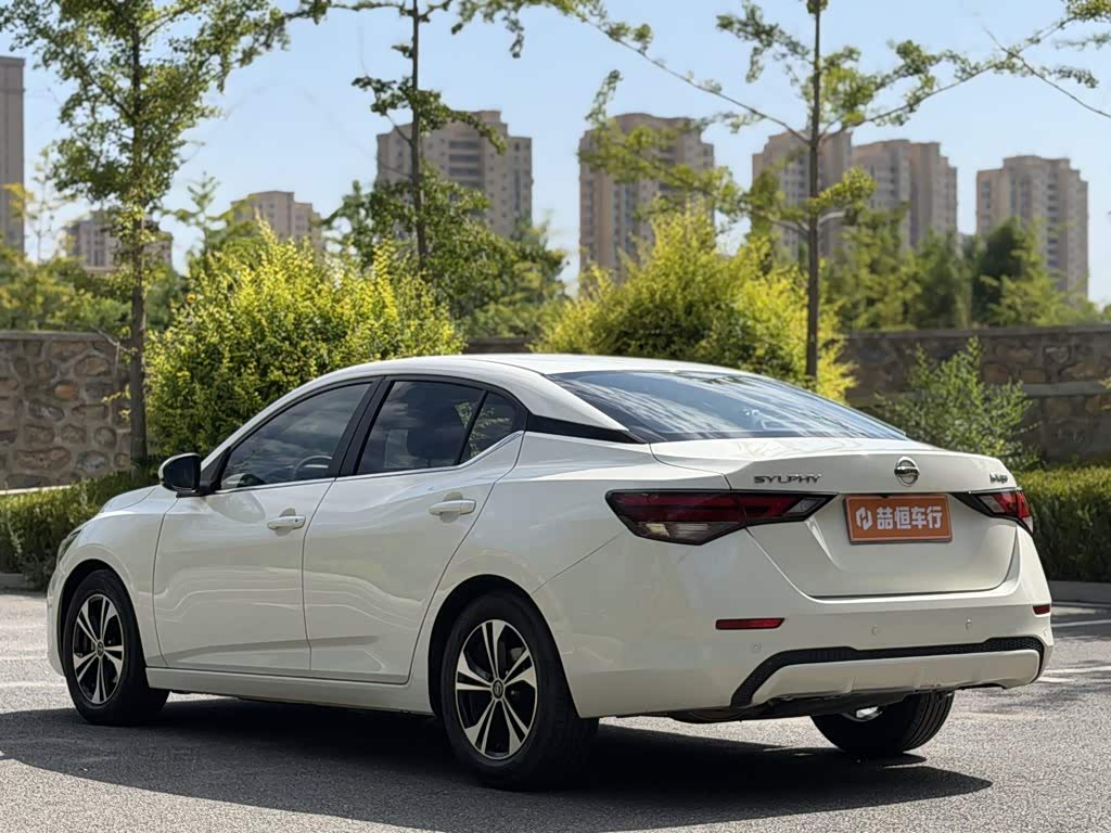 Nissan Sylphy 1.6 л 2021 г. Белый, пробег 50000 км