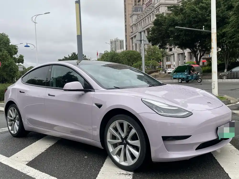 Tesla Model 3 — миниатюра 4