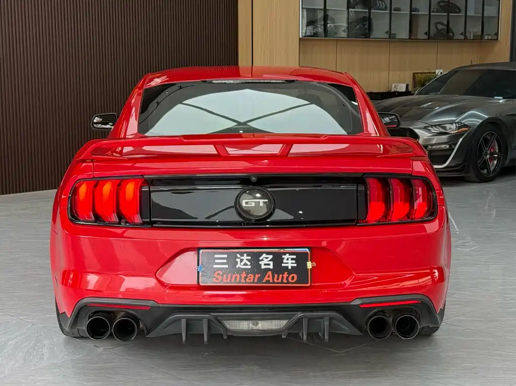 FORD MUSTANG