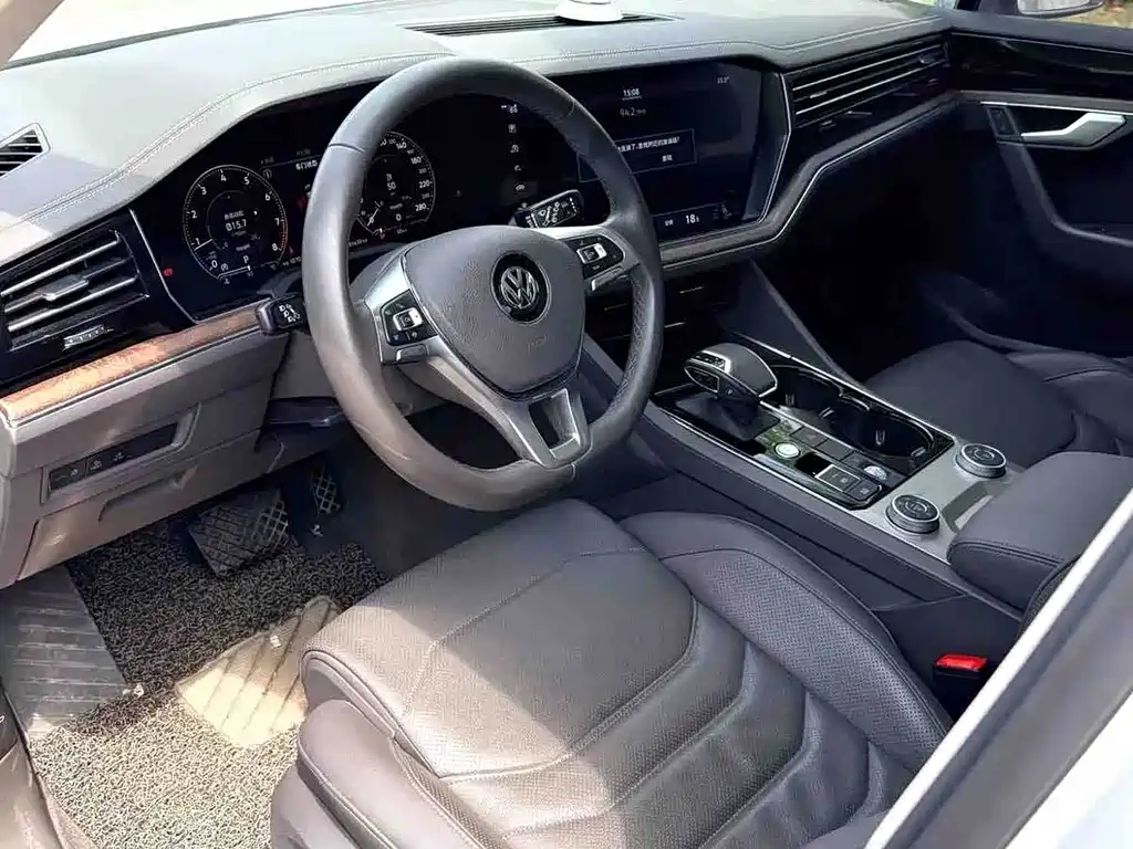 Volkswagen Touareg — миниатюра 8