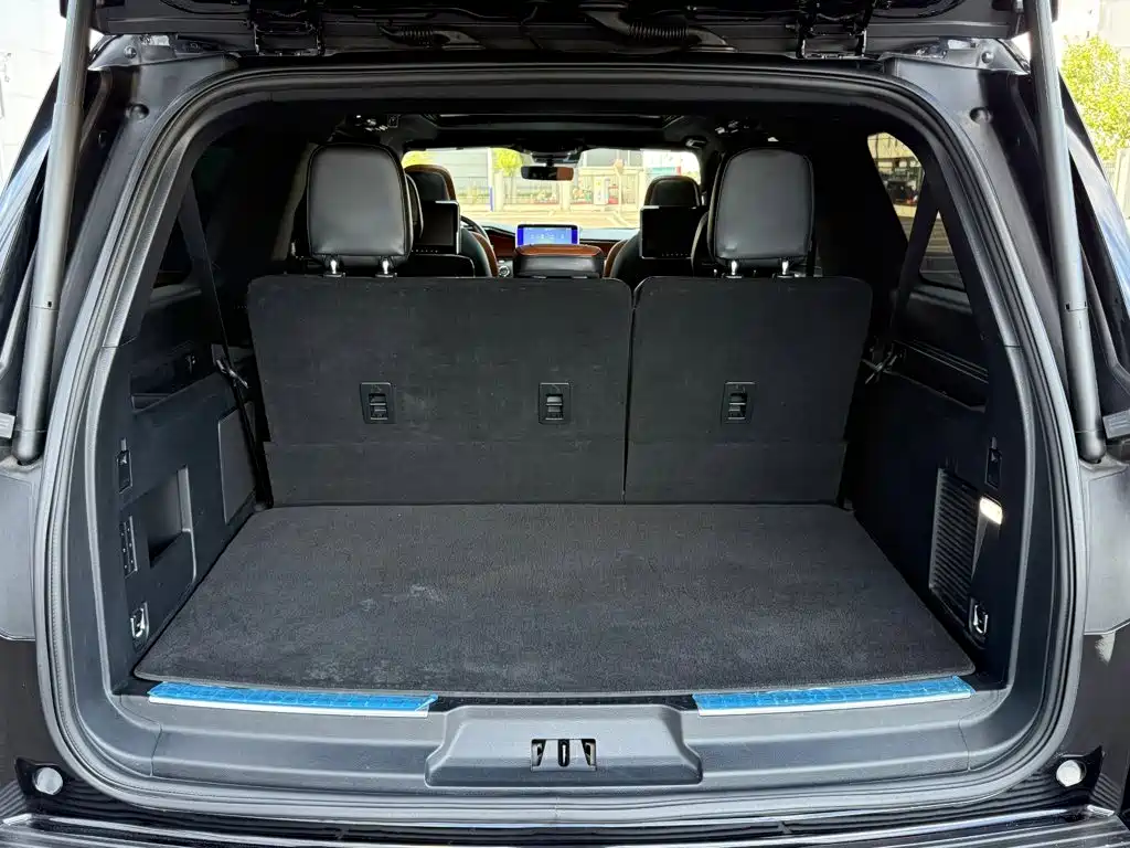 Lincoln Navigator — миниатюра 42