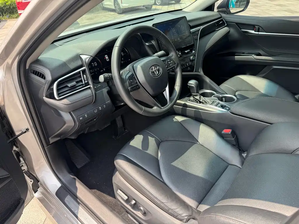 Toyota Camry — миниатюра 20