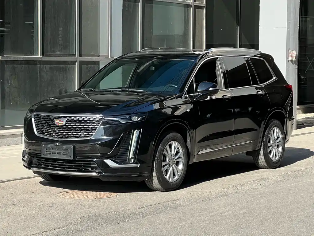 CADILLAC XT6