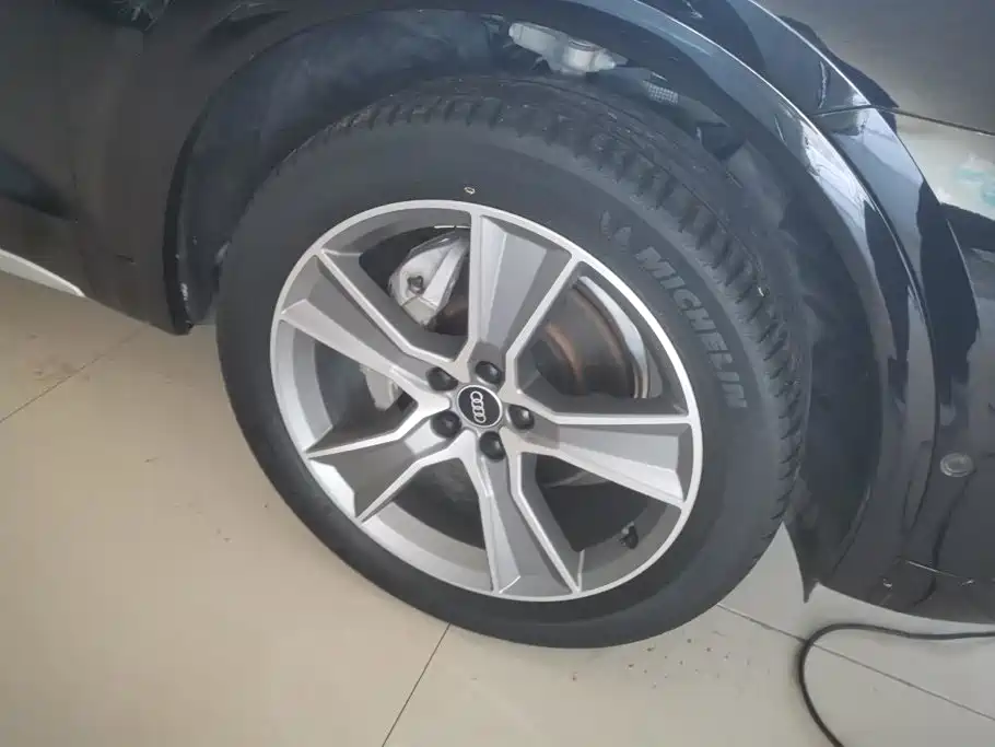 Audi Q5L — миниатюра 6