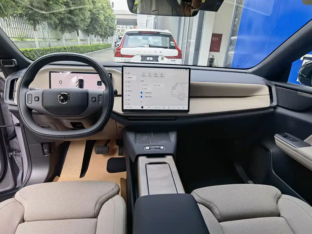 Volvo гибрид Volvo XC70 plug-in — миниатюра 11