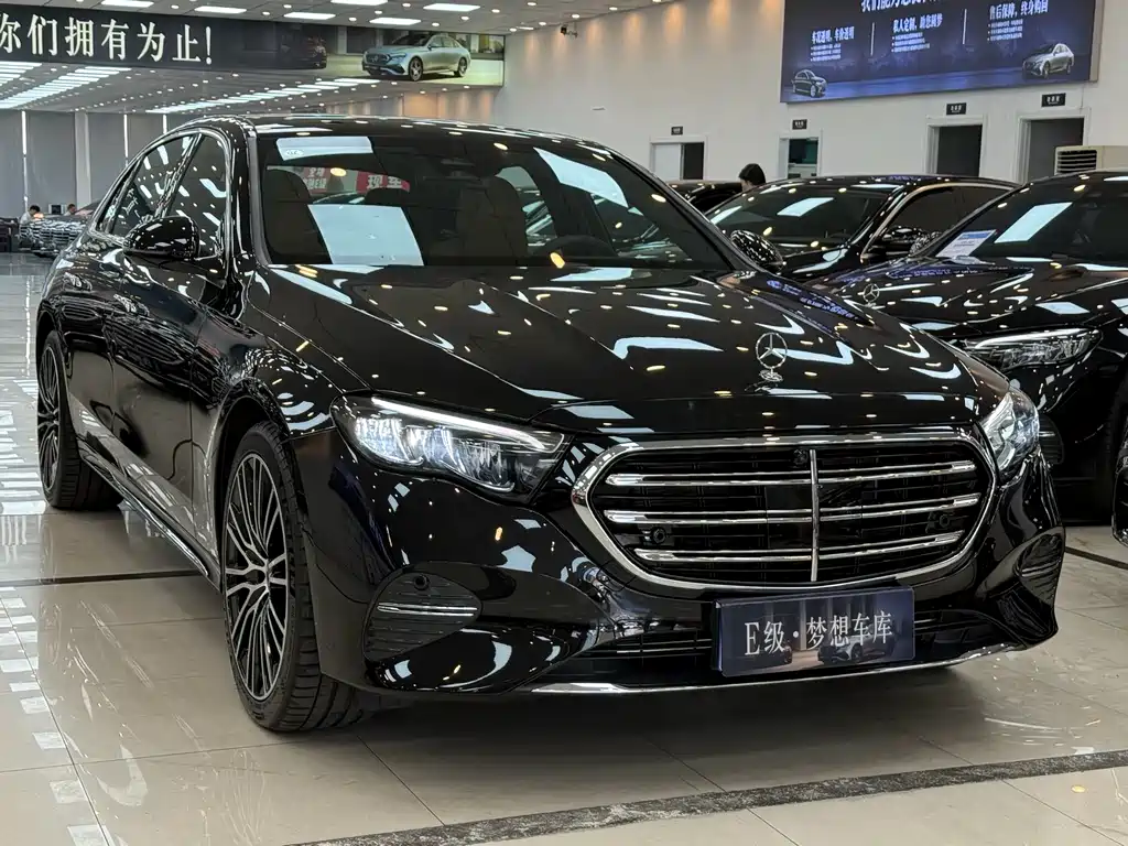Mercedes-Benz E-Class — миниатюра 2