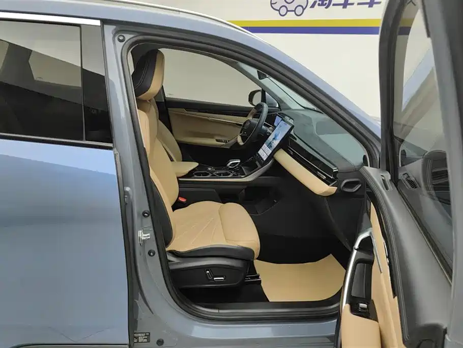 Geely Boyue L L 2023 1.5TD DCT Luxury