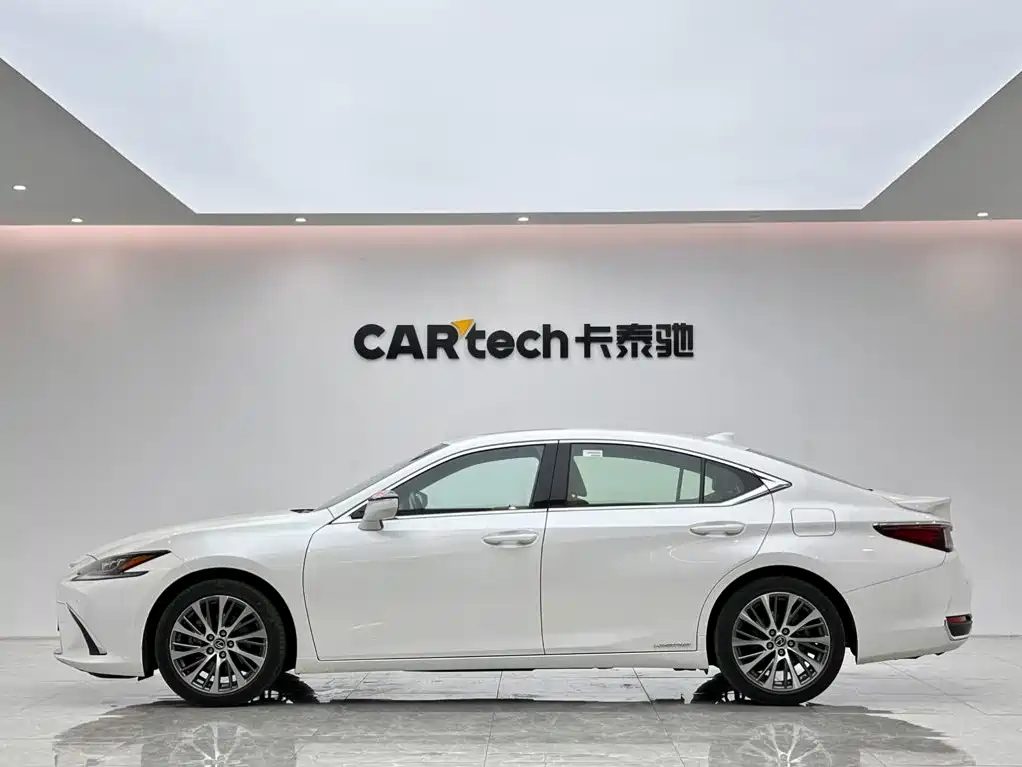 Lexus ES — миниатюра 2