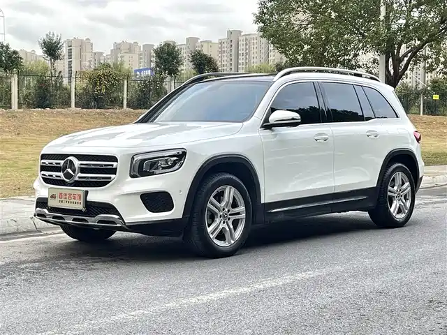 MERCEDES BENZ GLB