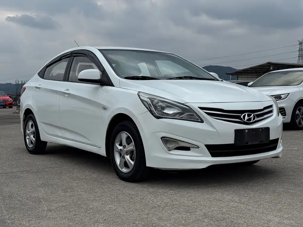 Hyundai Verna — миниатюра 3