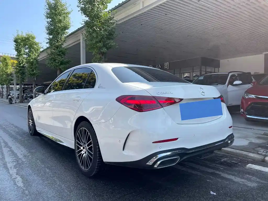 Mercedes-Benz C-Class — миниатюра 12