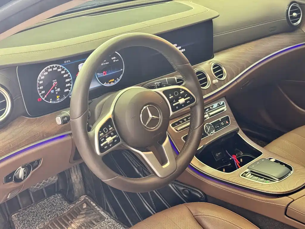 Mercedes-Benz E-Class — миниатюра 8
