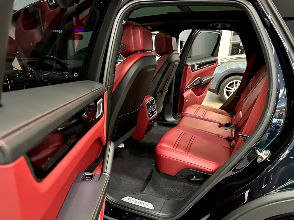 Porsche Cayenne — миниатюра 9