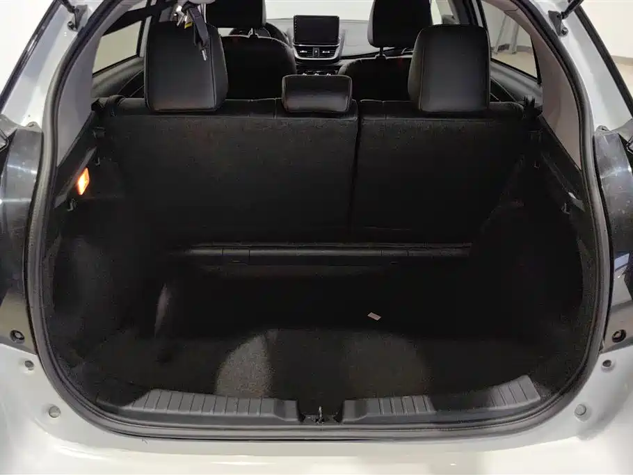 TOYOTA YARIS L ZHIXUAN