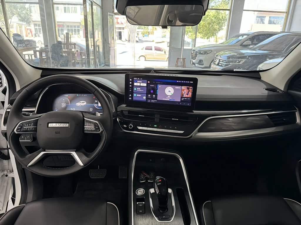 Haval Haval H6 1.5 л 2023 г. Белый, пробег 19000 км