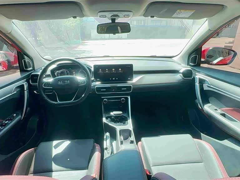 Geely Binyue 1.4 л 2022 г. красный/фиолетовый, пробег 17000 км