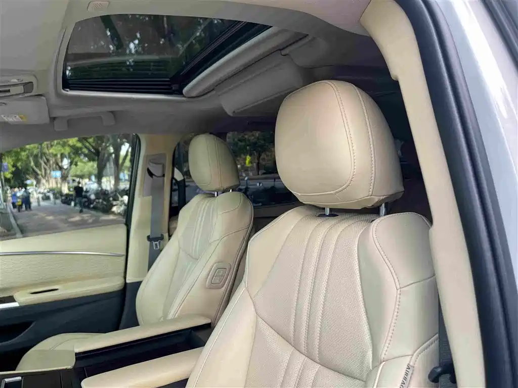 Toyota Sienna — миниатюра 15