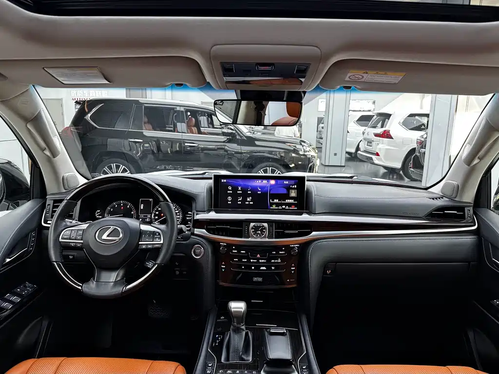 Lexus LX — миниатюра 6