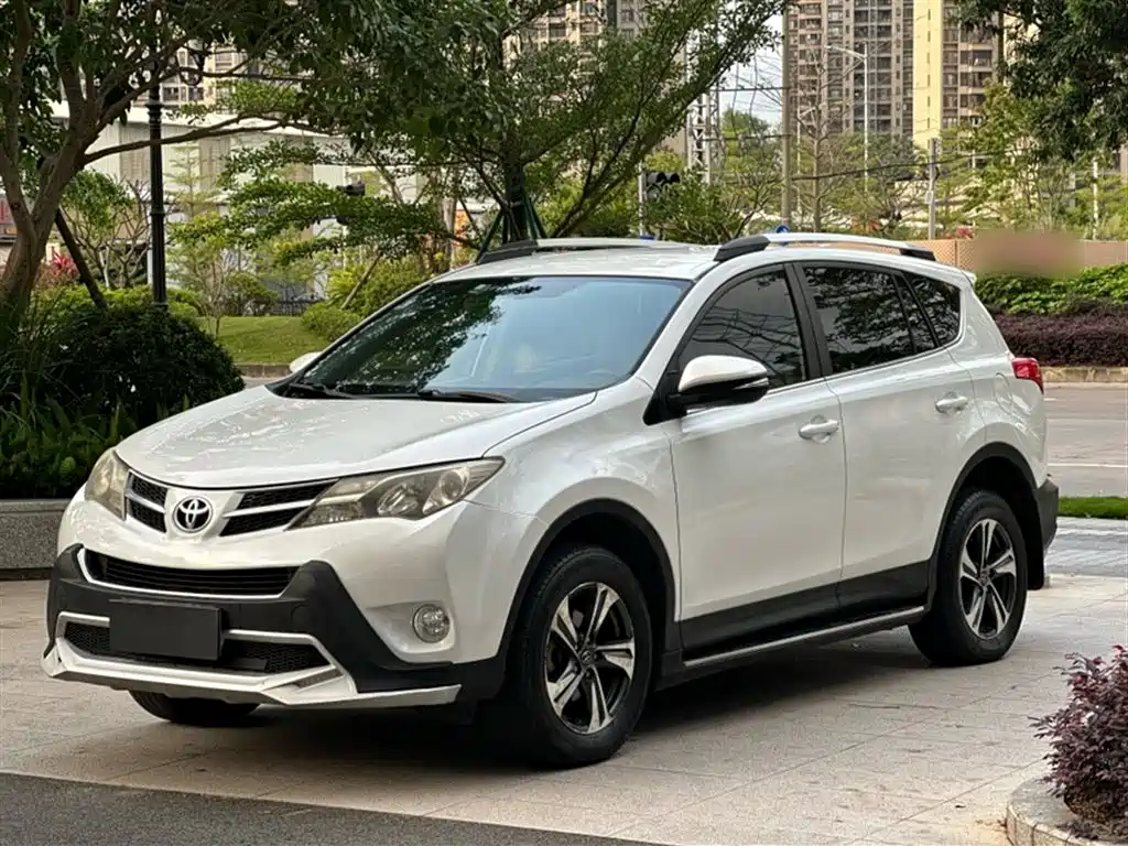 Toyota RAV4 2015