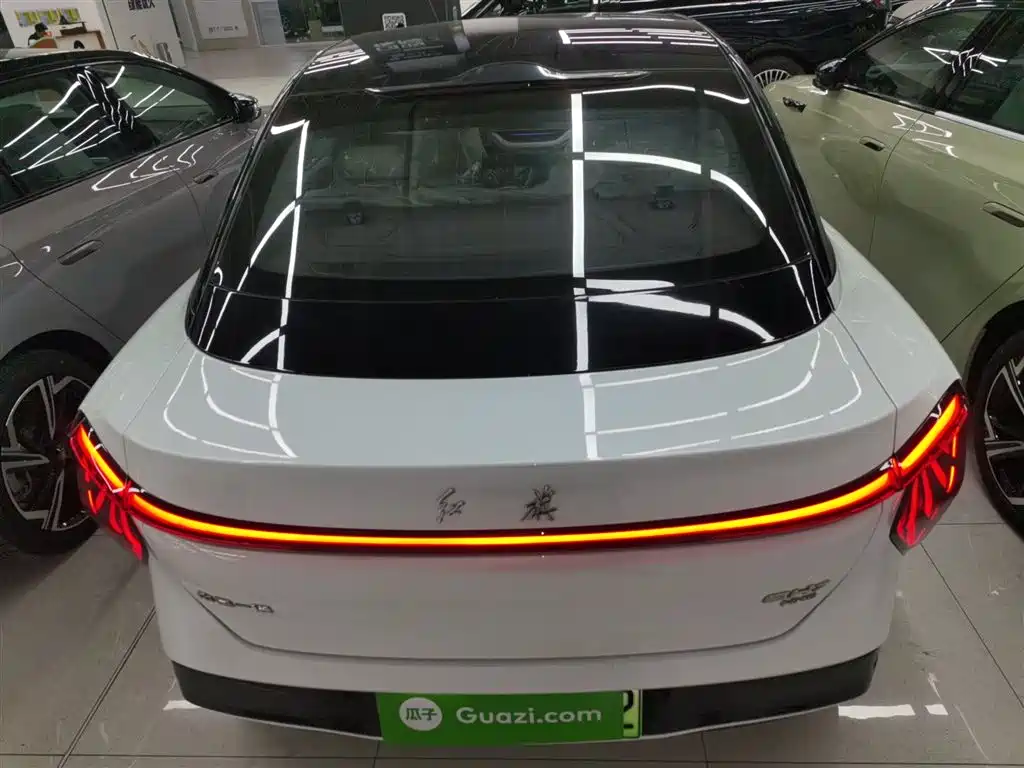 Hongqi EH7 2024 640 Pro+