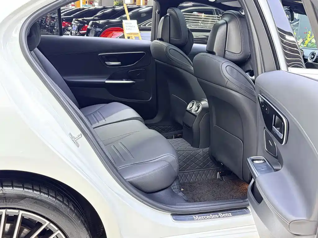 Mercedes-Benz C-Class — миниатюра 5