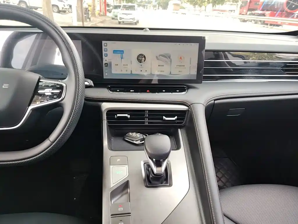 Roewe D5X DMH — миниатюра 13
