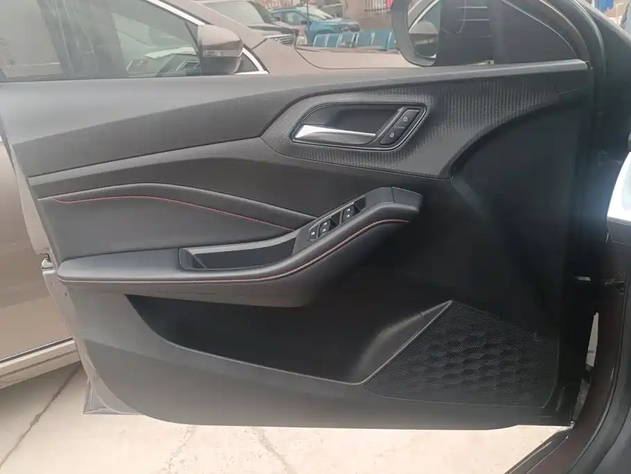 MG MG5 — миниатюра 7