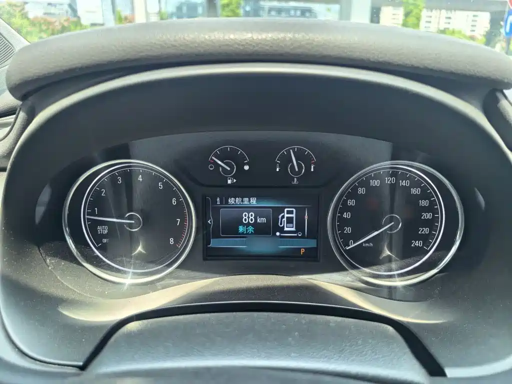 Buick LaCrosse — миниатюра 13