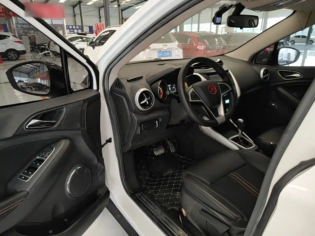 BYD Yuan — миниатюра 16