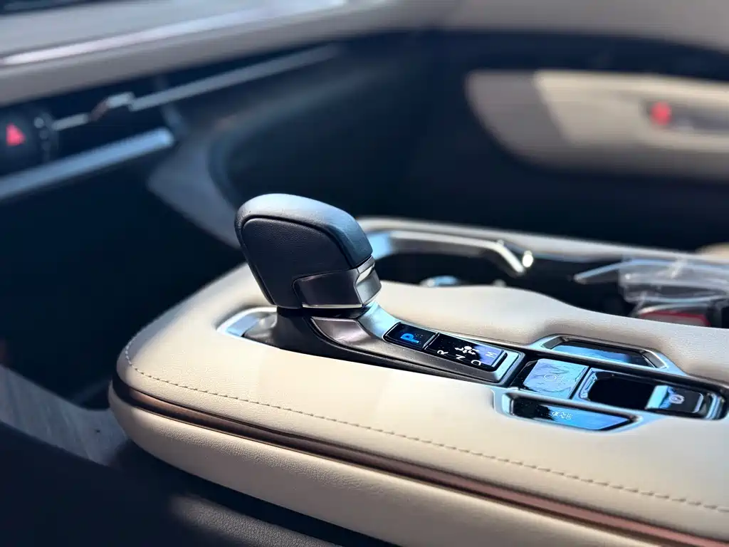 Lexus LM — миниатюра 8